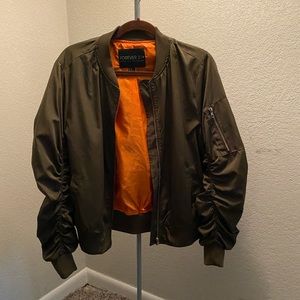 FOREVER 21‼️ Green Bomber Jacket